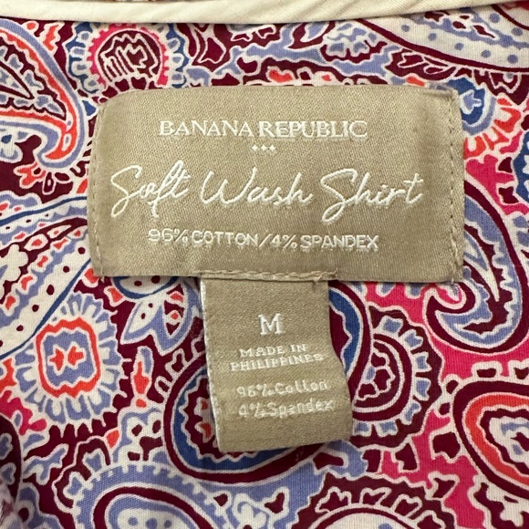 Banana Republic Soft Wash Pink Paisley Long Sleeve Button Up Shirt Size Medium - Picture 6 of 6